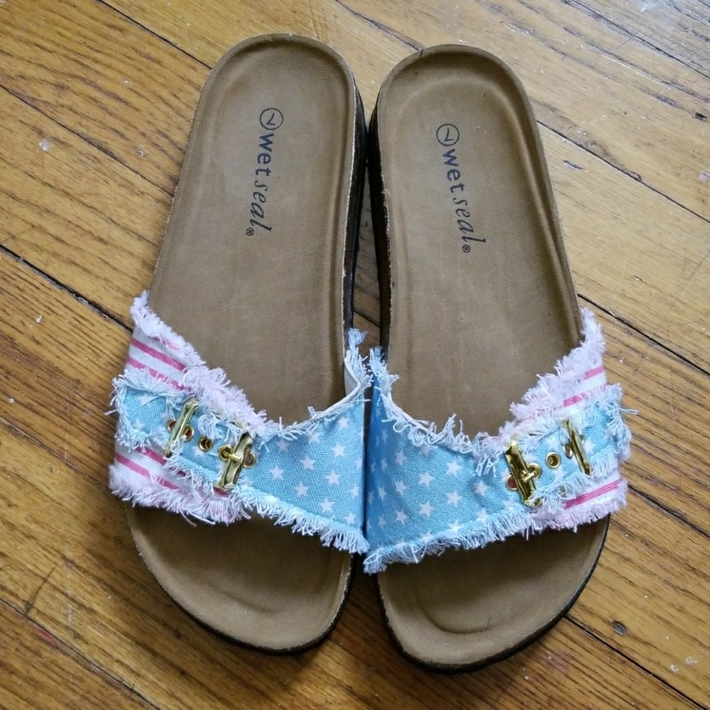 Wet seal sandals